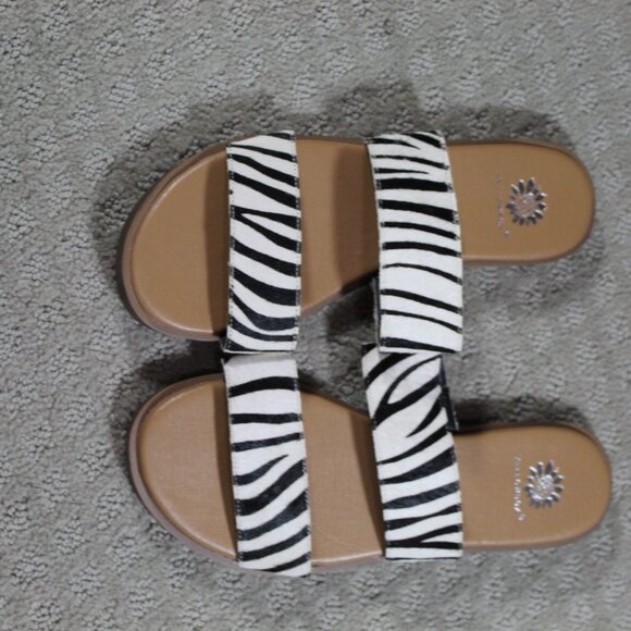 Yellow Box Women's Size 8.5 Blasius Zebra Striped Cow Hair Slide Sandals - Picture 3 of 7